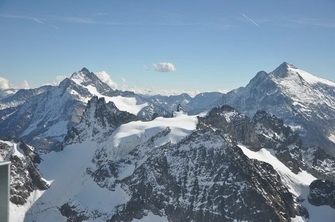 產(chǎn)品鑒賞丨連紋大板，發(fā)現(xiàn)空間之美